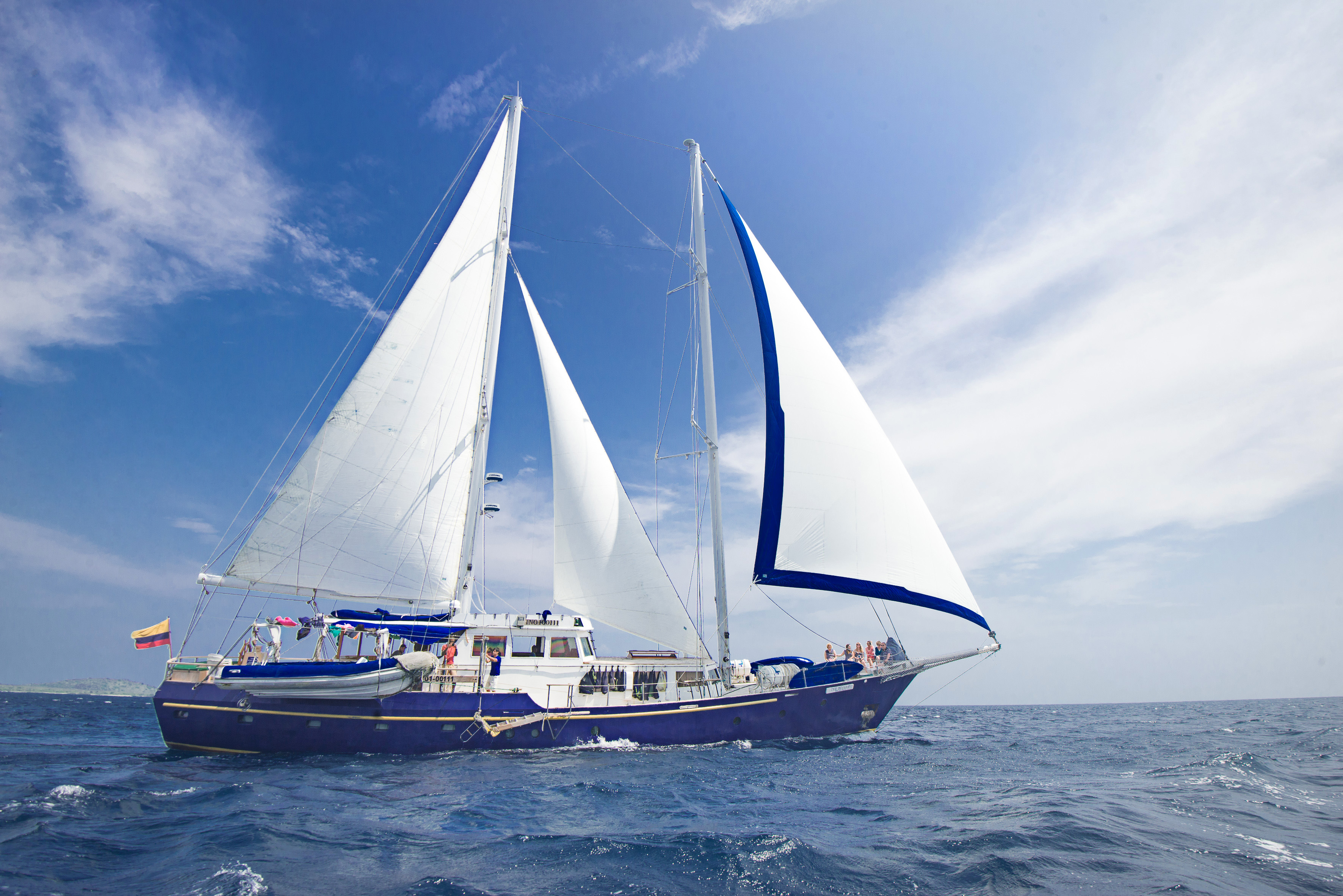 sailing galapagos cruise
