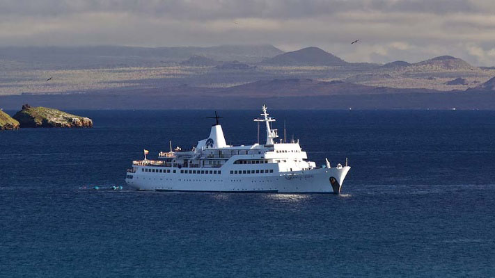 cruise ship Legend Galapagos 