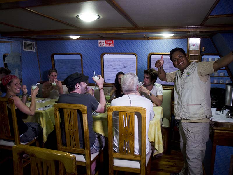 Golondrina Galapagos cruise dining