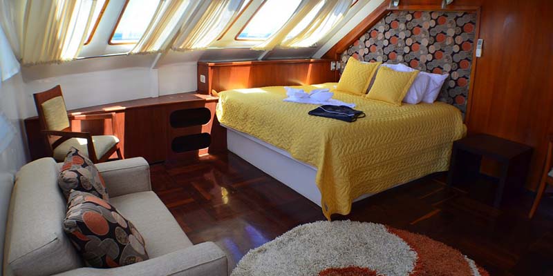 Anahi Galapagos yacht suite