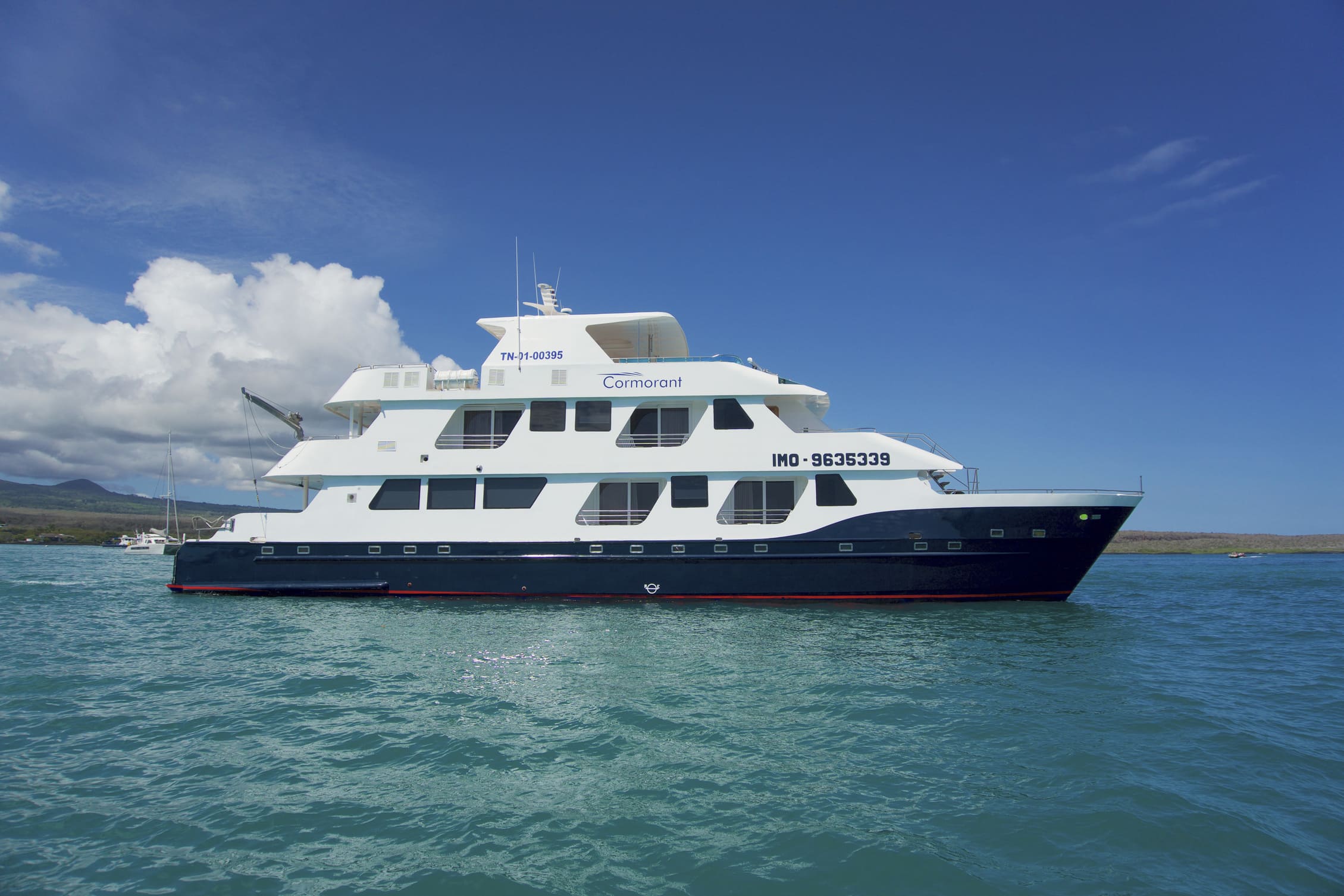 luxury catamaran galapagos